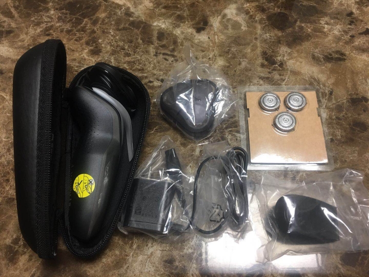 那么大一个盒子就拆出这几个小件