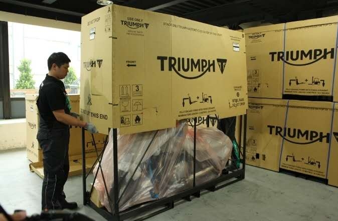 帅帅的摩托车包装开箱（铁架+纸箱）