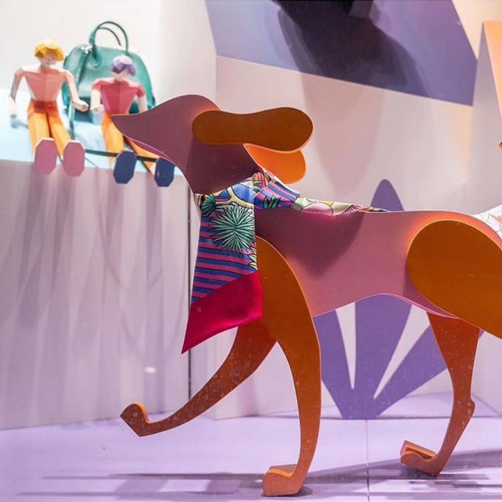 爱马仕的纸艺橱窗