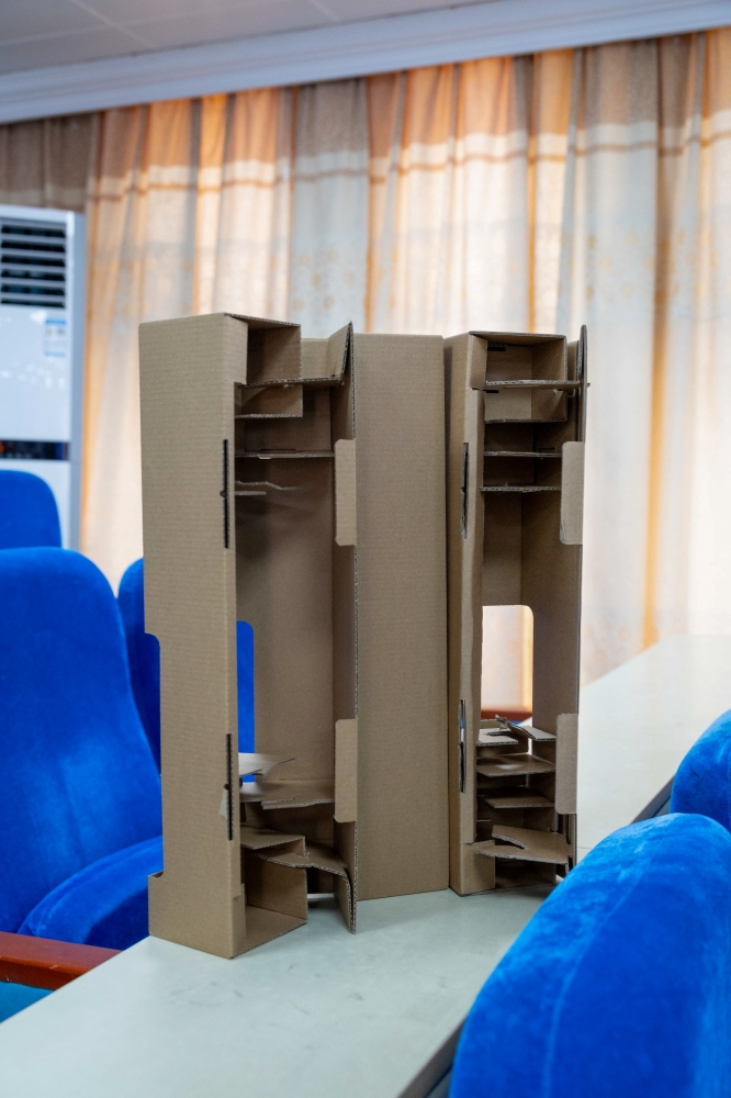 后面插锁实际打样改成了两边